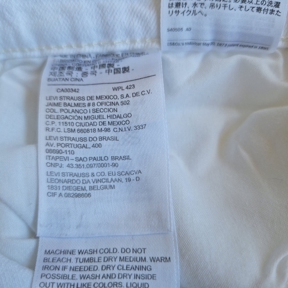 Levi's White Wedgie Straight High Rise Jeans W28 L26 Premium Line - Picture 9 of 10